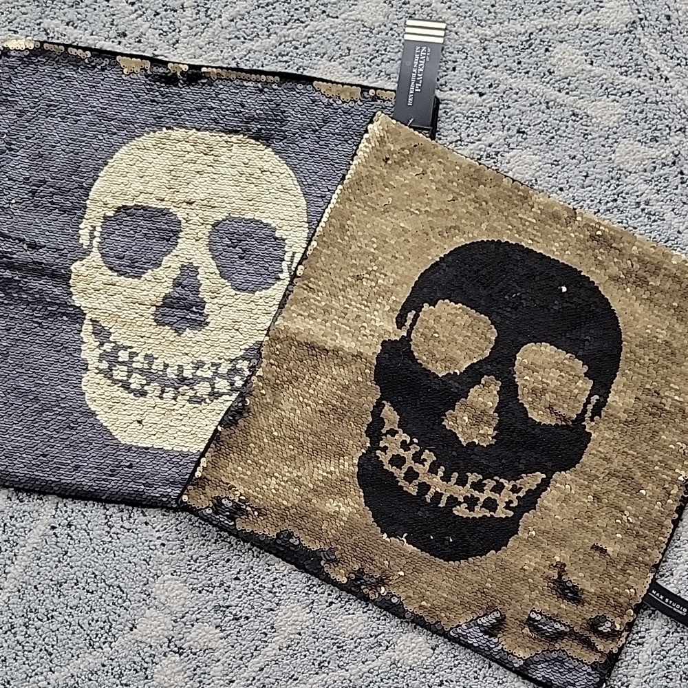 Max Studio Home Skull Reversible Sequins Placemats 15" X 15"
